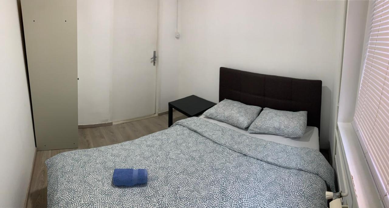 Private Rooms Belgrade Hostel Ngoại thất bức ảnh